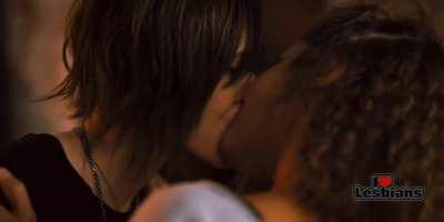 Katherine Moennig & Mercedes Mason (The L Word: Generation Q - s01e03) *NO MUSIC*