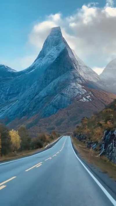 🔥 The stunning mountains of Norway 🔥