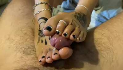 I’ll just keep them here.. wriggling away 😘