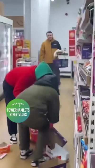 Thieves stole all the Cadbury chocolate from Sainsbury's in Wapping. That's a massive amount of chocolate!