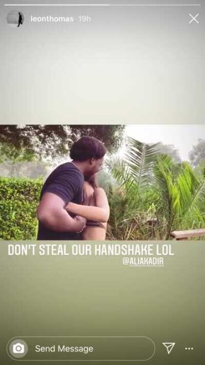 Old story shows off the 🍑