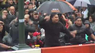 Depois do Canadá, agora nossos amigos MAORIS e KIWIS da Nova Zelândia foram para a rua contra a ditadura sanitária 🔥 #Tyranny #FreedomConvoy