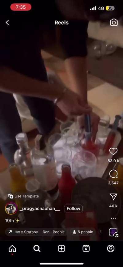 Sometimes I feel in logo ki duniya hi alag hai, on my 19th birthday I was probably eating Pizza at my hostel room!