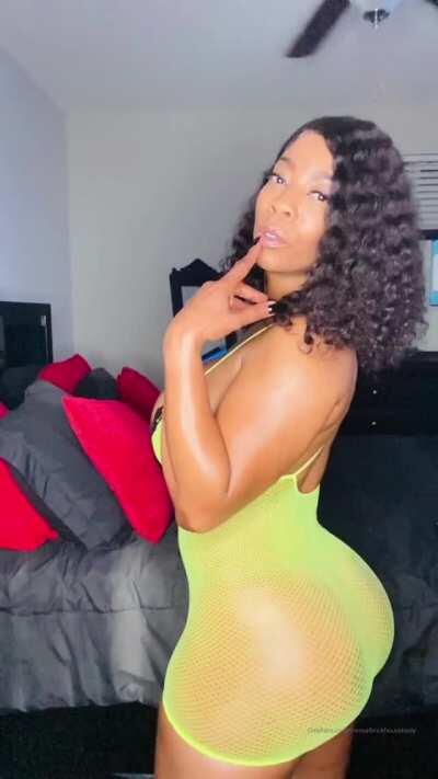 Amazing body take her 6 giga mega ASAP link ~>  