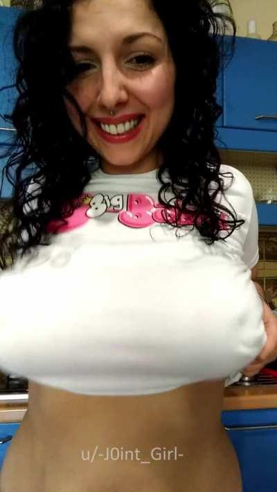 Nothing bounces like huge natural boobies, agree?