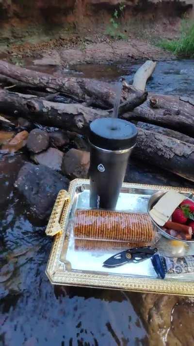 Lunch and hookah in the river