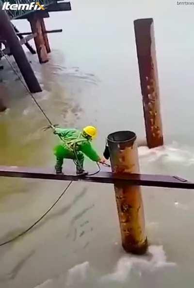 Piping a beam to the weld