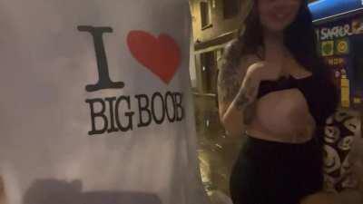 Hands up if you also like big boobs