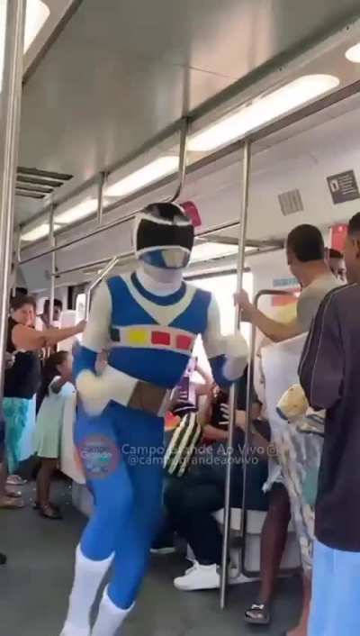 Alô pessoal da zona sul!!! O metrô da linha 1 precisa disso.