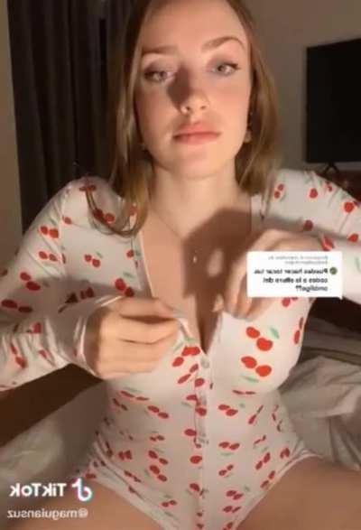 Un poco de edición y se lo abre, no se lo cierra...