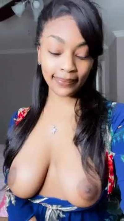 Serving face & tits.