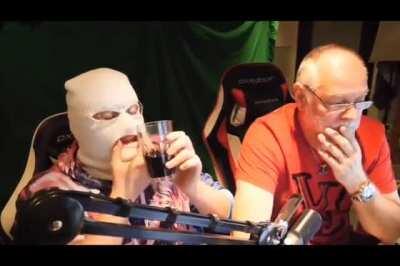 KGBTR den transfer oldun facebook ortamı gibi sanmıştım ama 13 lük bebeler dolmuş Burası daha iyi burdan devam