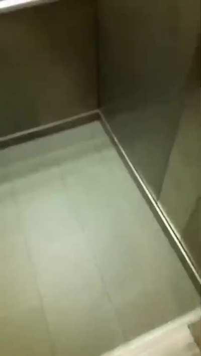 Checkout Latest Viral Lift Elevator Bl0wj0b VIDEO!! Full 5min Don't Miss. Link in Comments