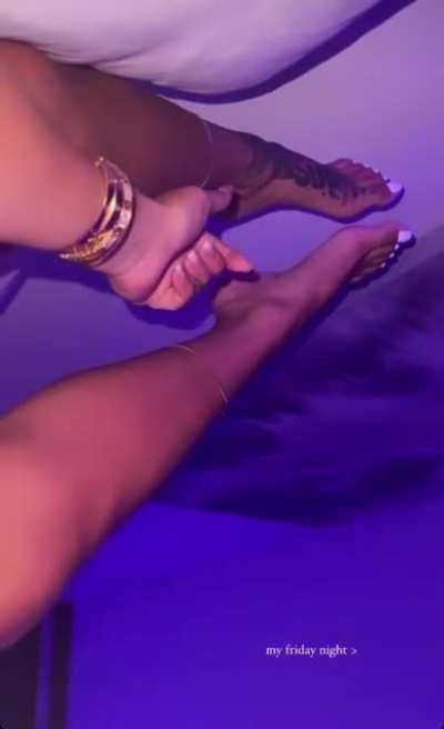 Mani and pedi 💅🏽🦶