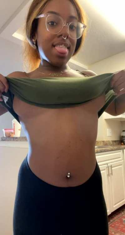 Would you jerk off to my nudes?