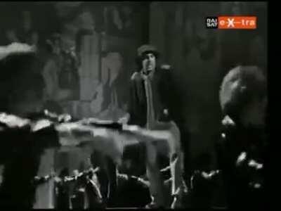 Italian singer Adriano Celentano released a song in the 70's with nonsense lyrics meant to sound like American English, to prove Italians would like any English song. It was a hit.