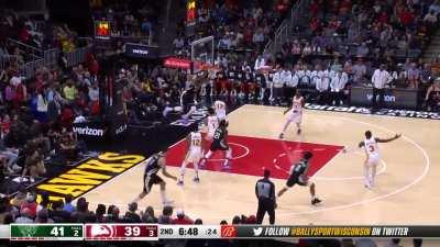 [Highlight] Jrue and Giannis hook up on the lob.