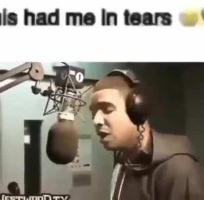 😭