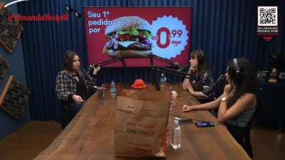 Alguém aí anotou o nº da placa? 😜 #ZoeMartínez