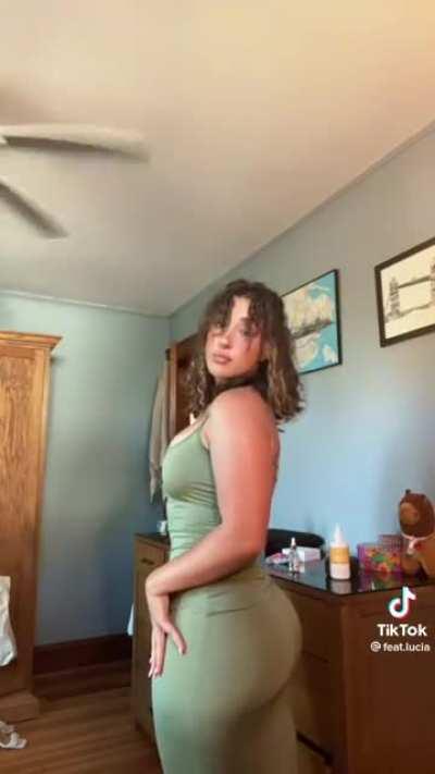 feat.lucia phatty with thunder thighs