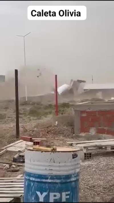 Alerta máxima en la Patagonia por la super ventolera que azota la región