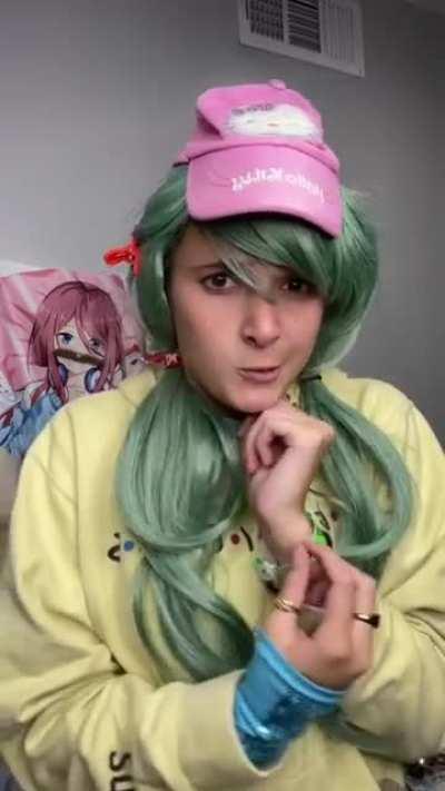 🚩🚩🚩 Who wouldn't want bayfe this hottie up?