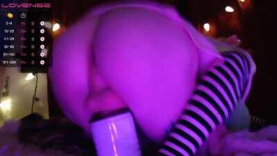 if u sleepover we can share toys!