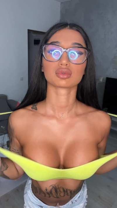 Dancing like a tattooed girl;)