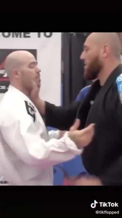 Self-defence teacher had a bad day and loses his shit. [found it on tiktok]