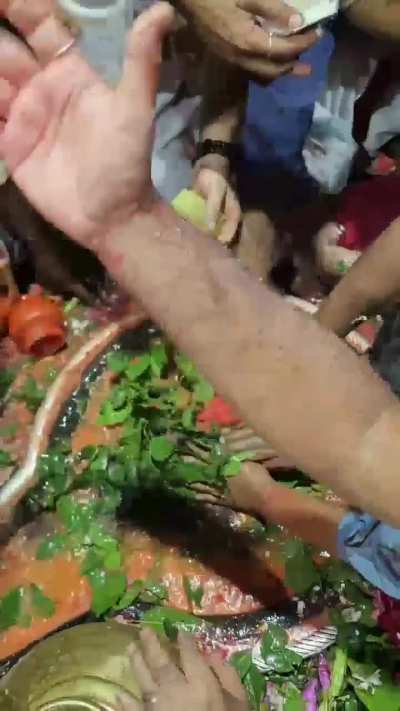 daşa yemek ve su doken hindular