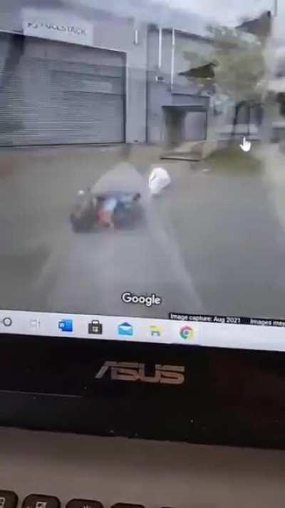 LL: Get out of the way for Google maps drivers