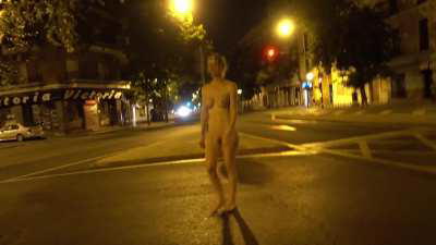 Crossing the street naked: new 5-min video available on APClips! Link in the comments