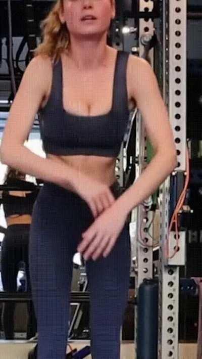 Brie Larson’s cleavage