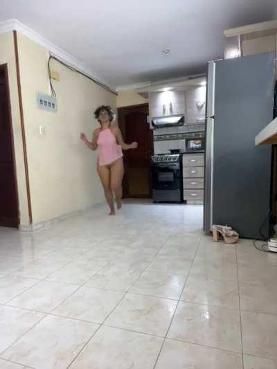 That thang clap while she run🔥