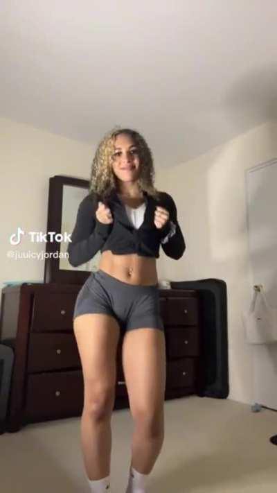 Just letting it purrr😽