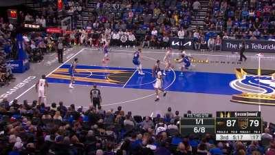 [Highlight] CJ McCollum gets past De'Aaron Fox and finds the long-range floater against Domantas Sabonis