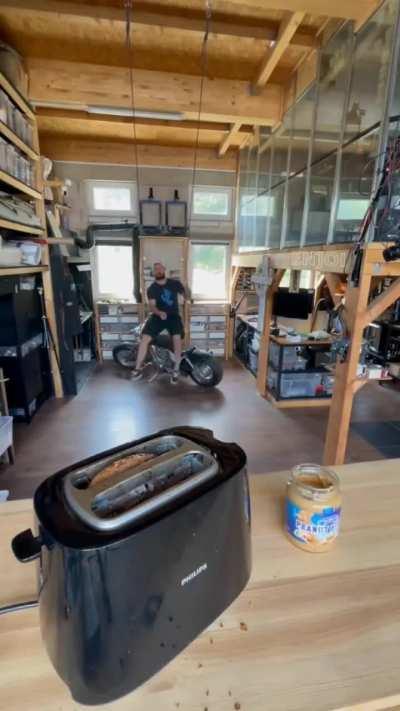 Wtf kind of trick shot-esque shit is this 