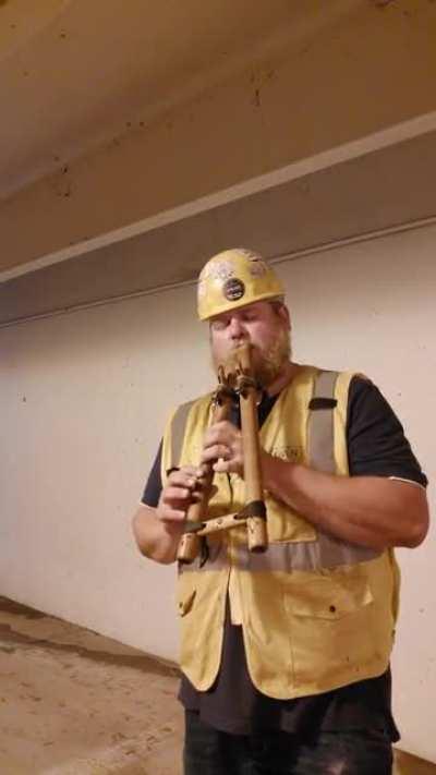 Song of Durin with some improvisation in an underground parking ramp