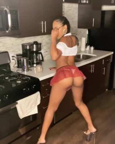 Nina Galy (@ninas420life)