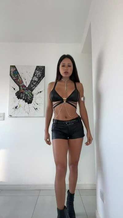 My pussy wants to squirt a lot today 💦