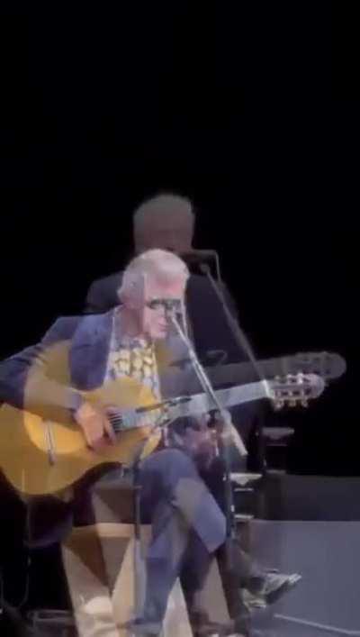 Caetano em show em Portugal