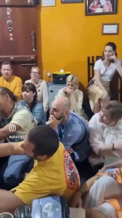 Based Indon tricking westoid tourists to serve him