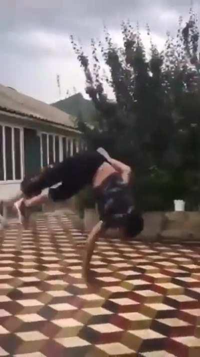 Aposto 2 reais que essa doeu