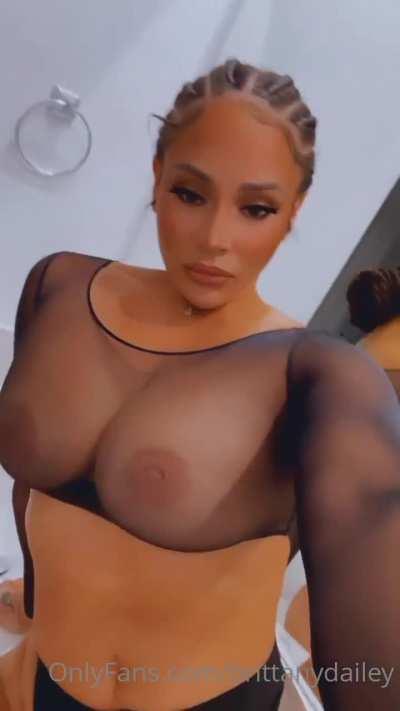 Tiddy Tuesday 😈 ( ° )( °)🤳🏽