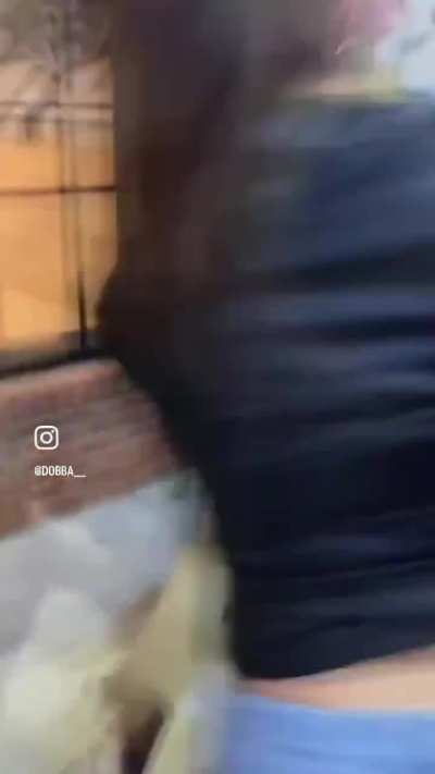 Ravens fan finds unsuspecting Commanders fans to sucker punch