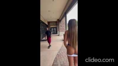 How Would You Have Reacted To A Random Hot Girl Flashing You?