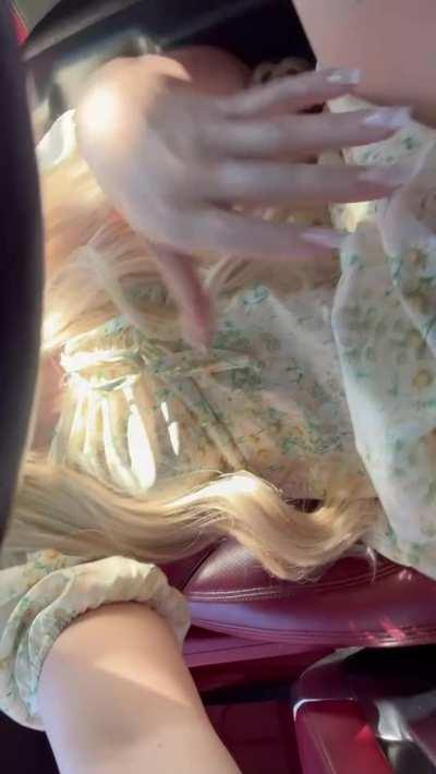 i double up on the backseat as a fuck doll travel companion.. 🫶🏻