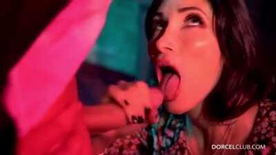 Clea Gaultier knows how to blowjob (he cums at 0:28)