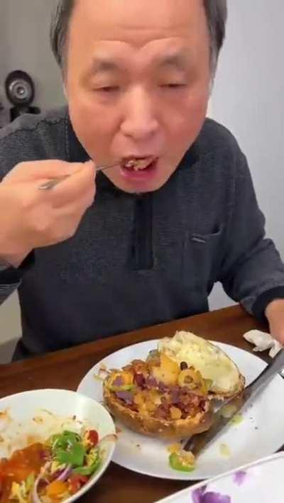 A womans parents try chili for the first time