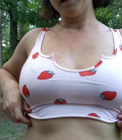 Any milf boob lovers on here?? Asking for a 38y mom ;)